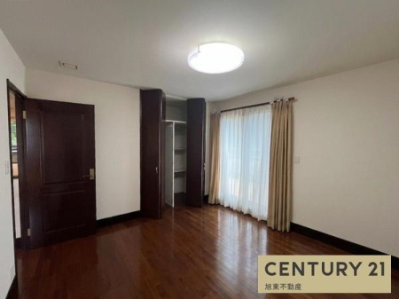 �m���@-