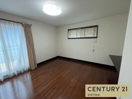 �m���@-
